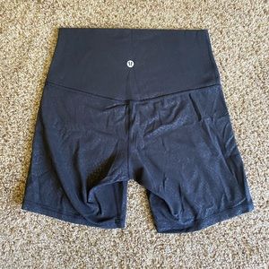 Lululemon Align 6in Shorts Emboss Print - size 6
